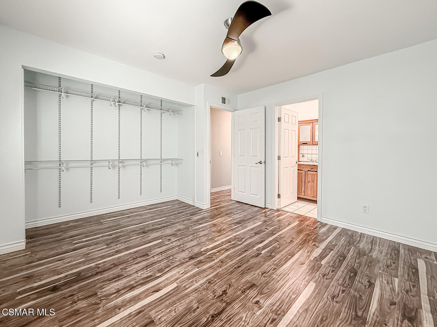 516 Spring Road, Unit 113 Moorpark, CA 93021 - Photo 30 of 43 fPrimary Bedroom Suite2