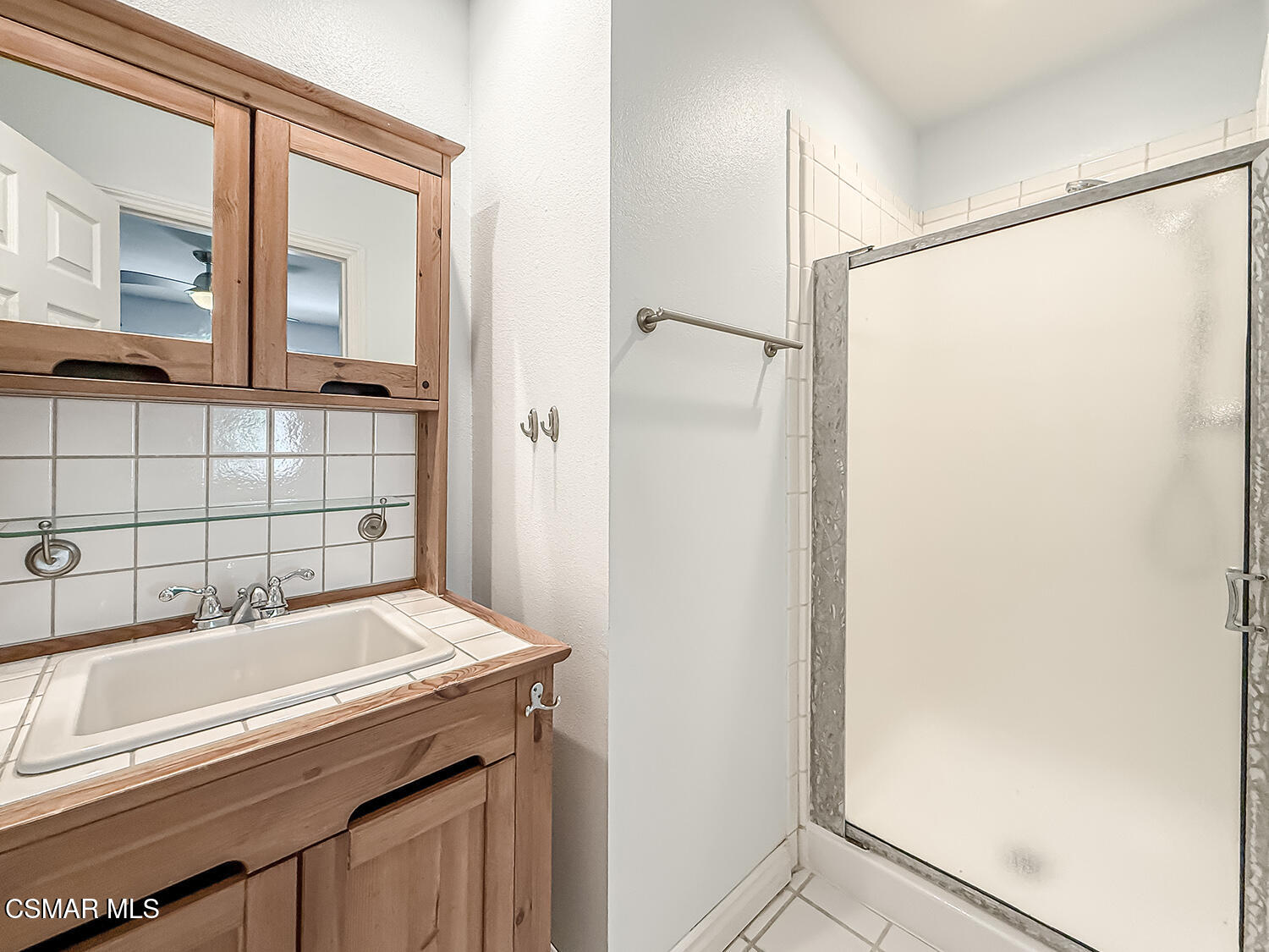 516 Spring Road, Unit 113 Moorpark, CA 93021 - Photo 31 of 43 fPrimary Bedroom Suite3