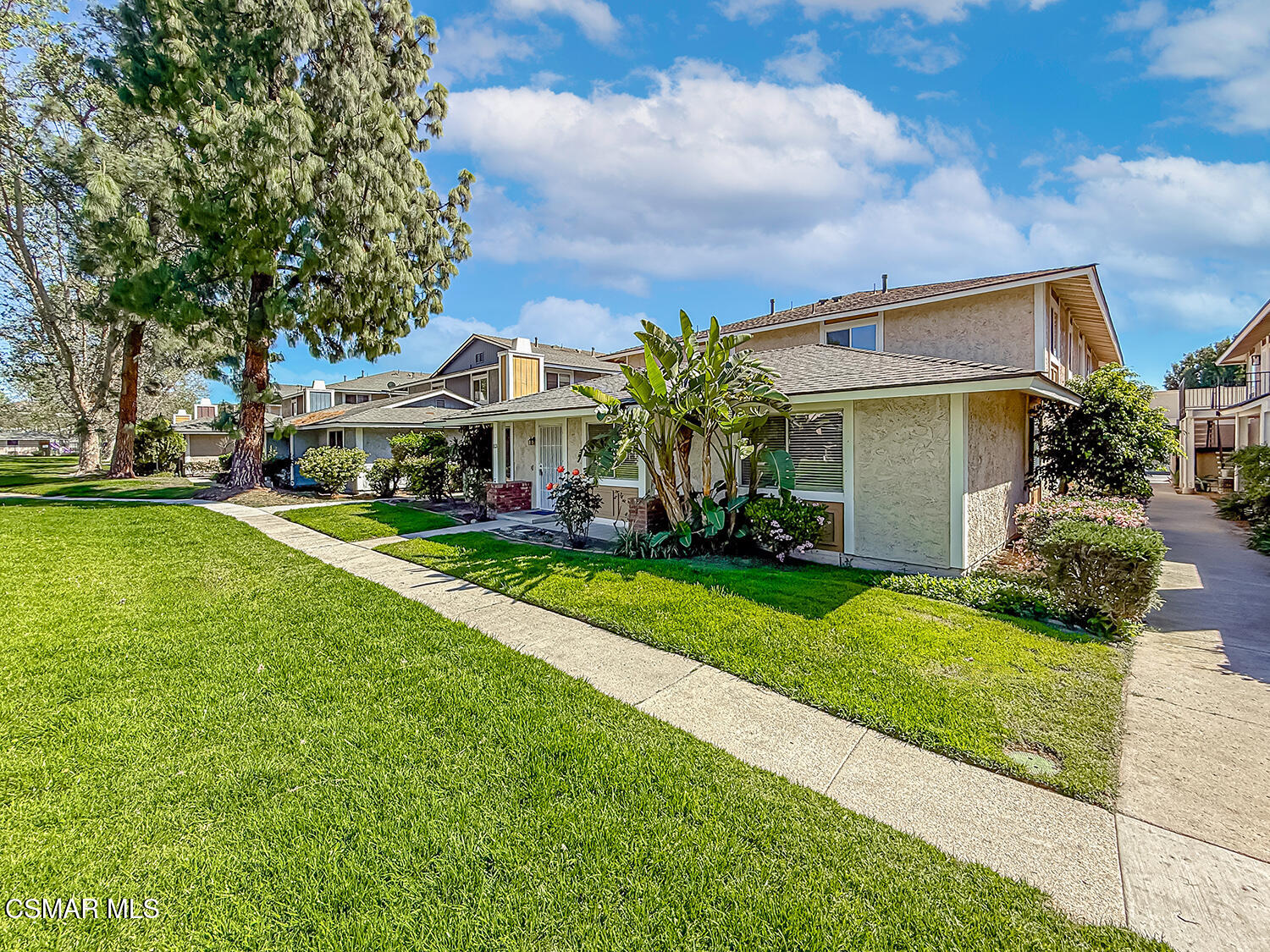 516 Spring Road, Unit 113 Moorpark, CA 93021 - Photo 35 of 43 aFront and Entry2