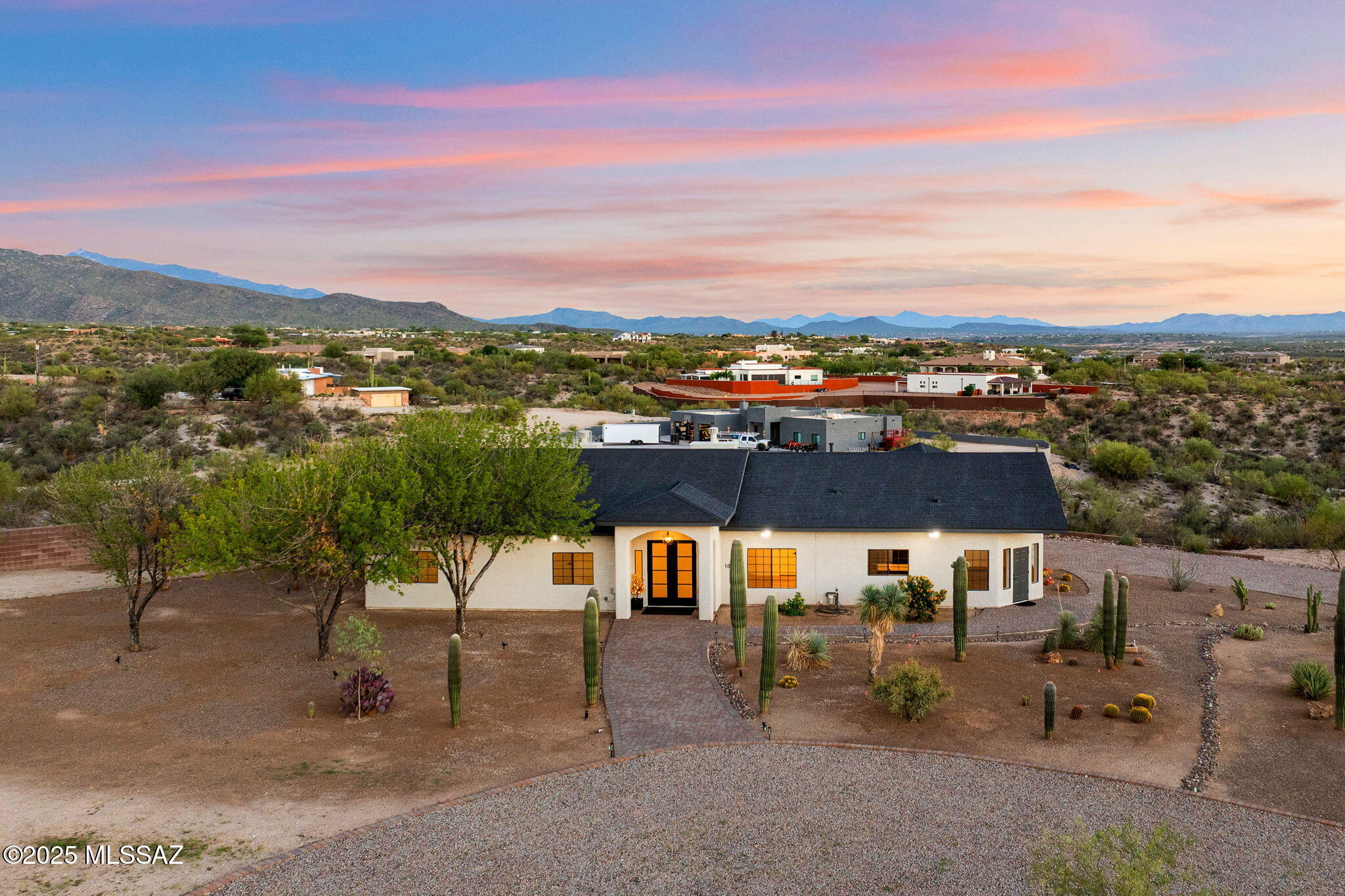 10530 East Escalante Road Tucson, AZ 85730 - Photo 8 of 51 2-web-or-mls-10530 E Escalante Rd - MLS