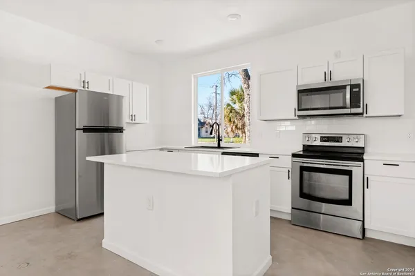 $1,500 | 1005 Essex Street, Unit 202, San Antonio, TX 78210