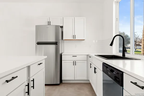 $1,500 | 1005 Essex Street, Unit 202, San Antonio, TX 78210