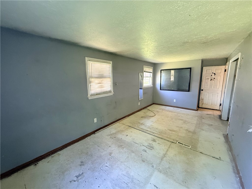 12 Gannett Road Farmington, NY 14425 - Photo 24 of 27