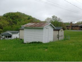 13137 B Pleasant Road Coeburn, VA 24230 - Photo 3 of 7 Storage Buildings