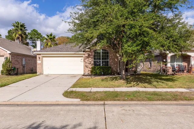 $2,100 | 21565 Duke Alexander Drive, Kingwood, TX 77339