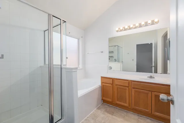 $2,100 | 21565 Duke Alexander Drive, Kingwood, TX 77339