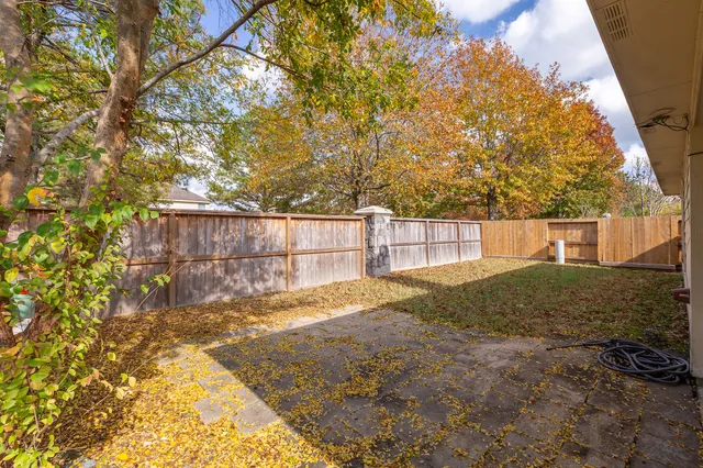 $2,100 | 21565 Duke Alexander Drive, Kingwood, TX 77339