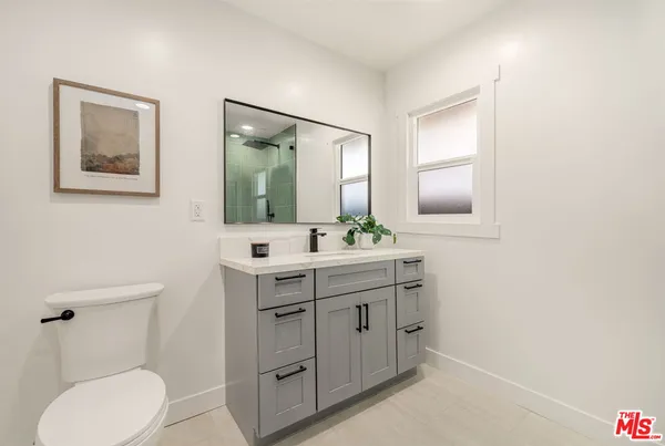 $1,199,999 | 5151 West Boulevard, Los Angeles, CA 90043