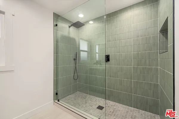 $1,199,999 | 5151 West Boulevard, Los Angeles, CA 90043