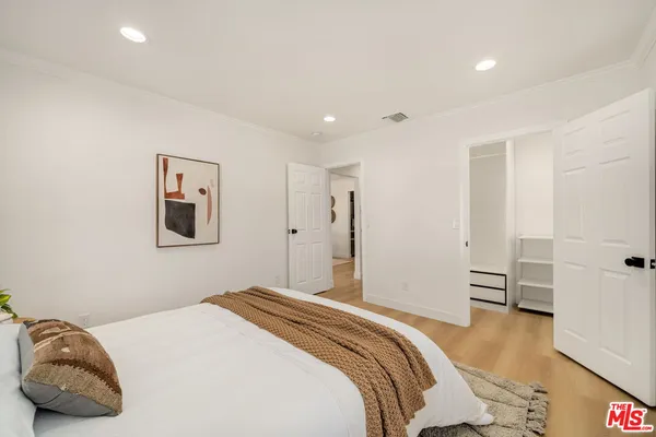 $1,199,999 | 5151 West Boulevard, Los Angeles, CA 90043