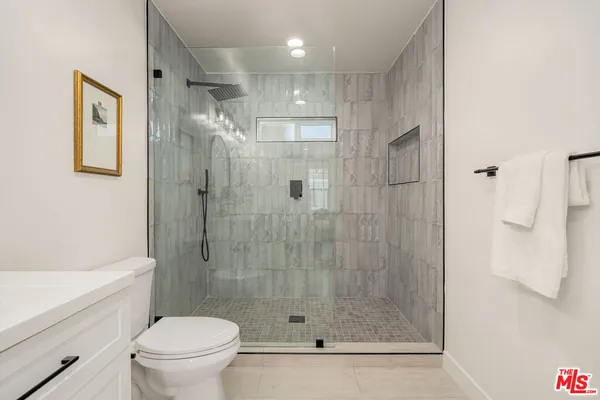 $1,199,999 | 5151 West Boulevard, Los Angeles, CA 90043