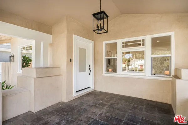 $1,199,999 | 5151 West Boulevard, Los Angeles, CA 90043