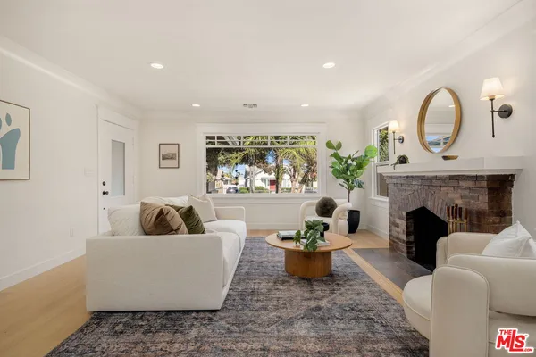 $1,199,999 | 5151 West Boulevard, Los Angeles, CA 90043