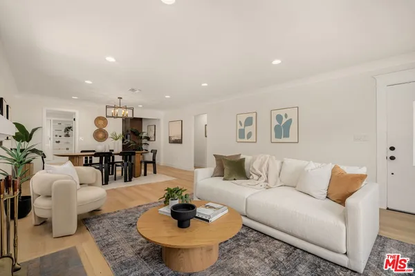 $1,199,999 | 5151 West Boulevard, Los Angeles, CA 90043