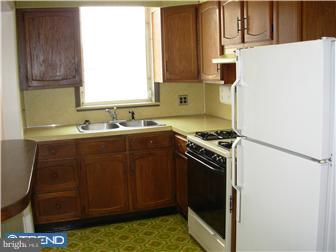 122 Lynn Road Ridley Park, PA 19078 - Photo 6 of 12 Kitchen