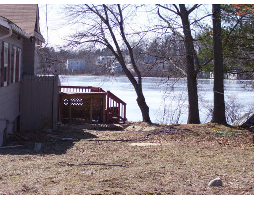 17 R Shore Road North Reading, MA 01864 - Photo 2 of 9 Gallery Image 2