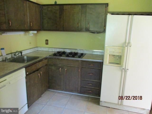 9084 Meadow Heights Road Randallstown, MD 21133 - Photo 4 of 13 Kitchen