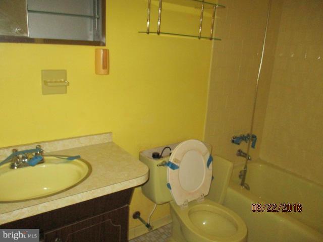 9084 Meadow Heights Road Randallstown, MD 21133 - Photo 7 of 13 Bath (Master)