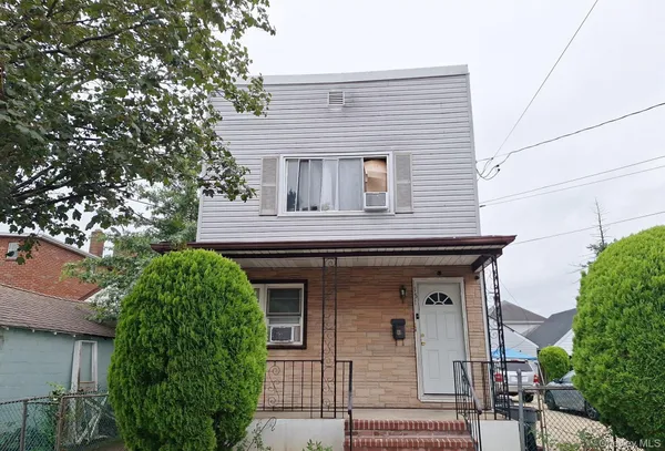 $870,000 | 151 Lincoln Avenue, Mineola, NY 11501