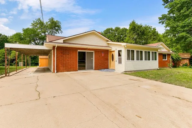 $225,000 | 1036 Vilas Street, Leavenworth, KS 66048
