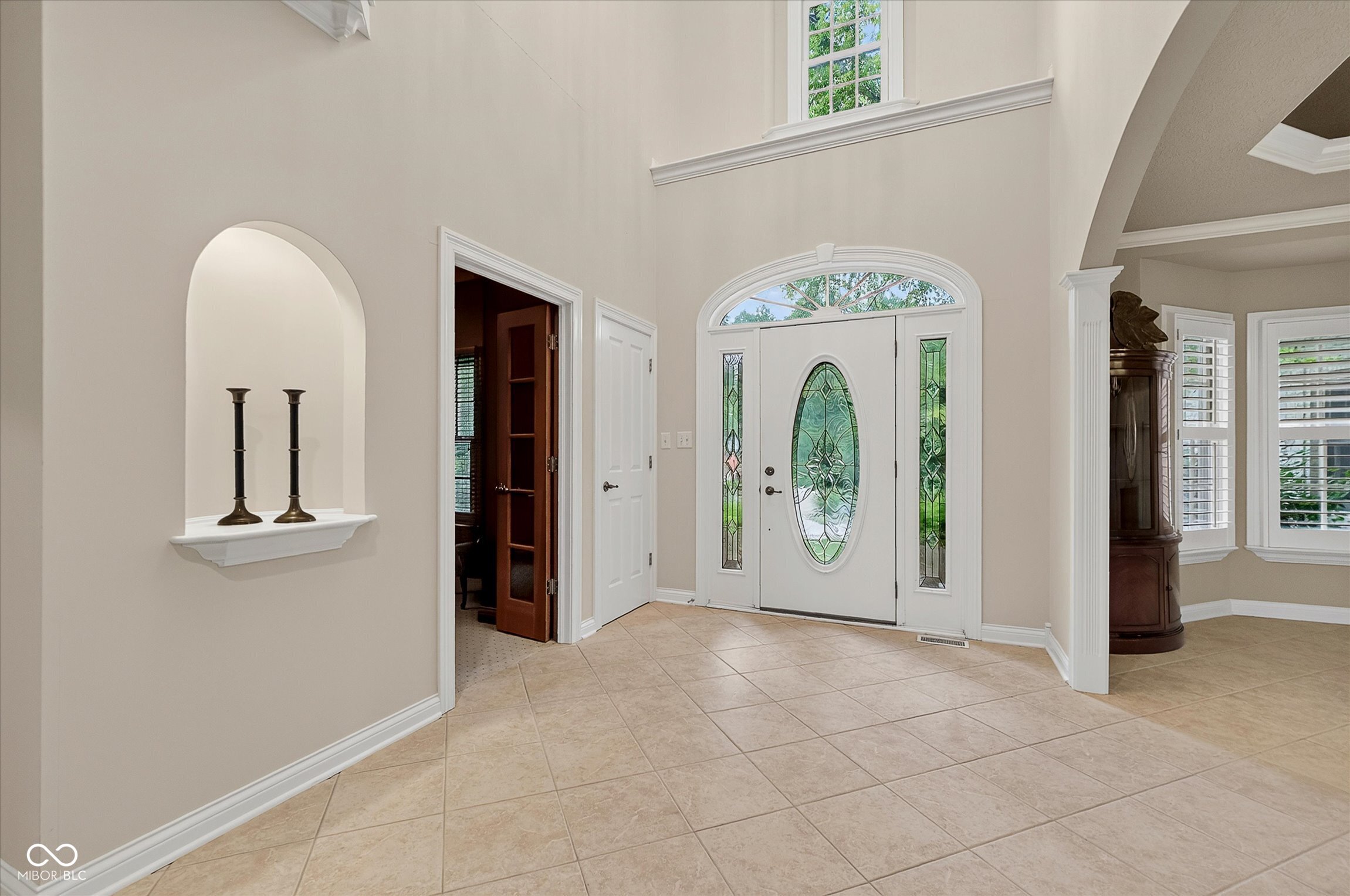 9322 Timberline Way Indianapolis, IN 46256 - Photo 2 of 38