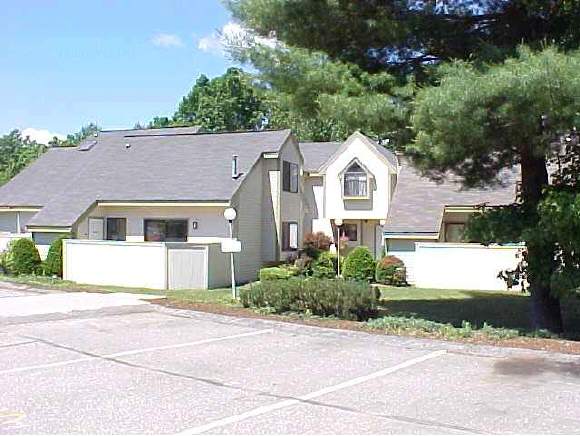 39 Franklin Heights, Unit 39 Rochester, NH 03867 - Photo 1 of 2