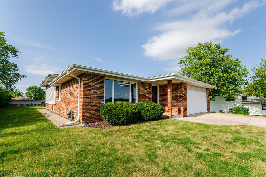 2323 Delaney Road New Lenox, IL 60451 - Photo 4 of 28 Gallery Image 4