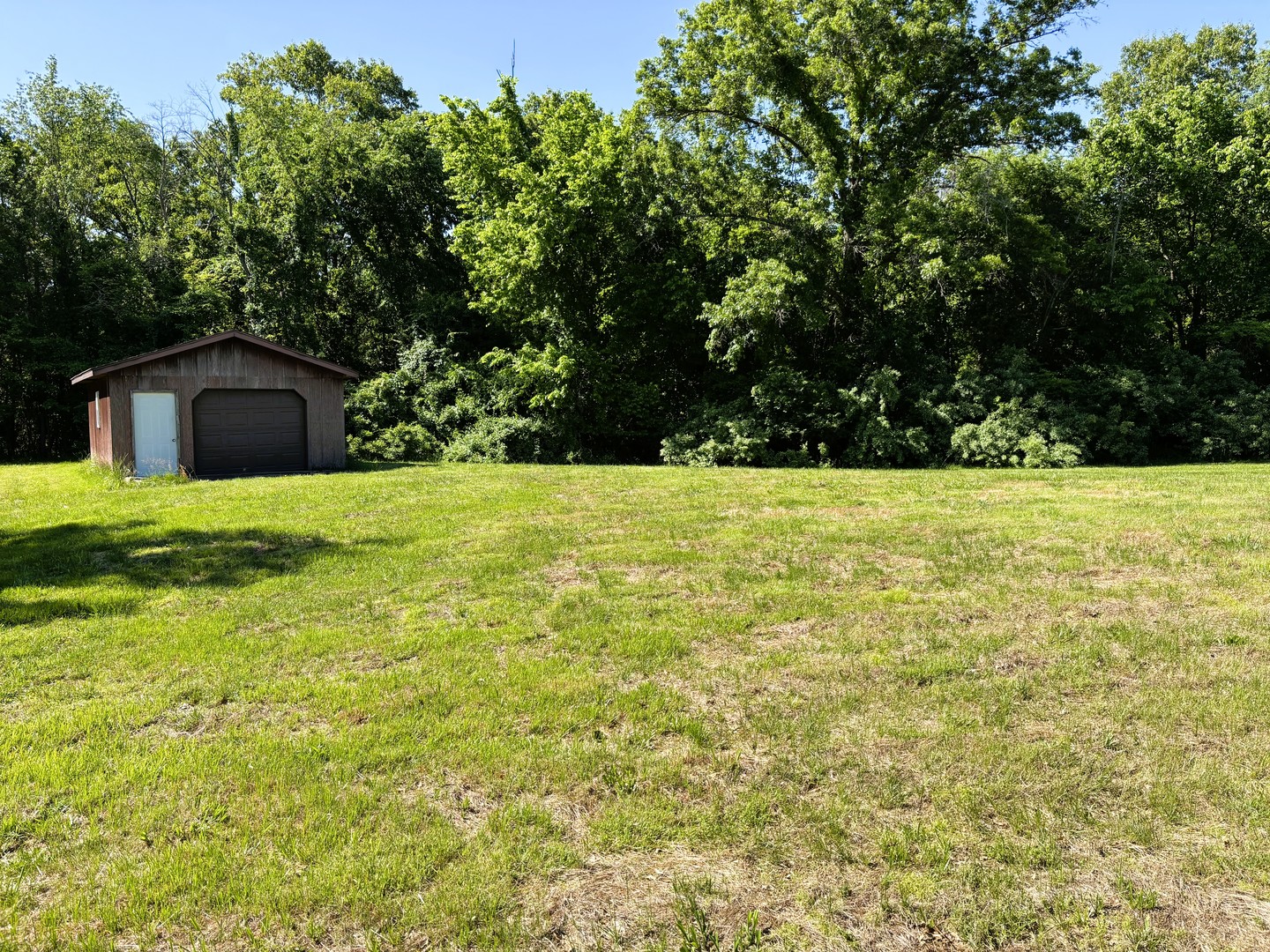 1966 Ross Road Centralia, IL 62801 - Photo 5 of 5 a view of white pool with a yard