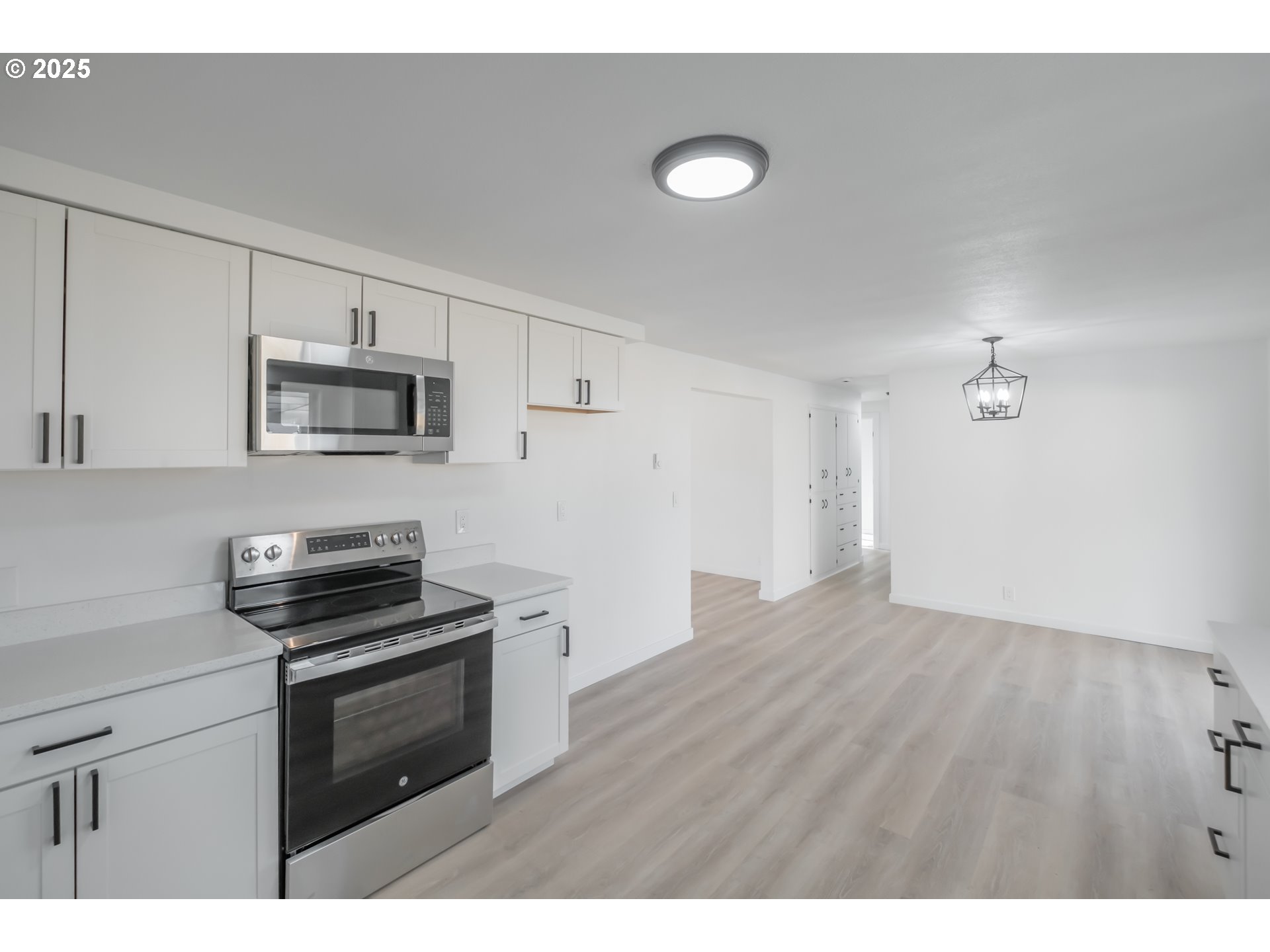 2442 16th Street Springfield, OR 97477 - Photo 4 of 20