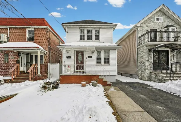 $849,999 | 93-19 201st Street | Bellaire West