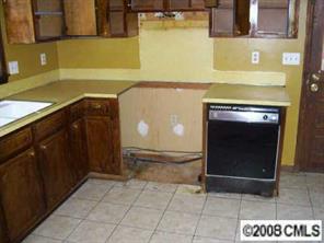 6924 Idlewild Road Charlotte, NC 28212 - Photo 4 of 5 a view of a kitchen with a sink