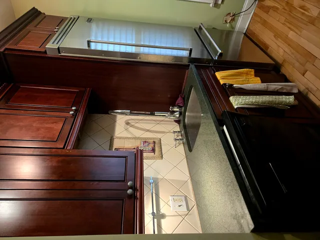 $285,000 | 548 West Brompton Avenue, Unit 1E, Chicago, IL 60657