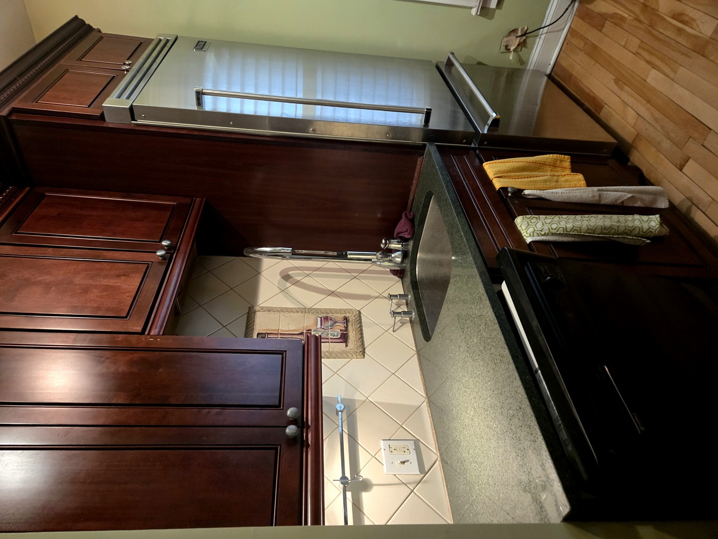 548 West Brompton Avenue, Unit 1E Chicago, IL 60657 - Photo 6 of 18