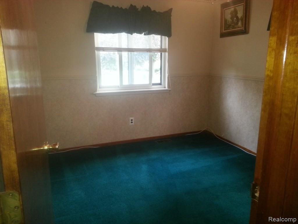 15740 Kingsley Road Southgate, MI 48195 - Photo 15 of 24 MASTER BEDROOM