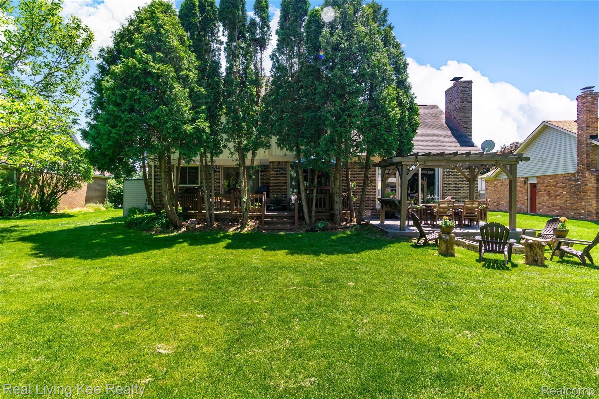2786 Broadmoor Drive Rochester, MI 48309 - Photo 69 of 70 Exteriors (5 of 9).jpg