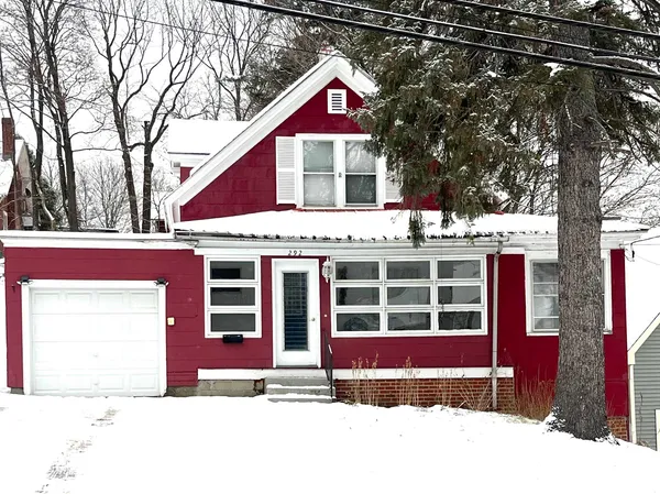 $1,700 | 292 Hillside Avenue, Berlin, NH 03570