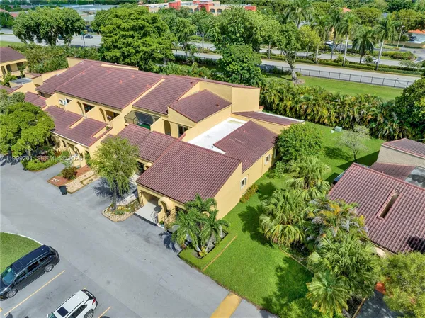 $3,600 | 3996 Estepona Avenue, Unit 4A1, Doral, FL 33178