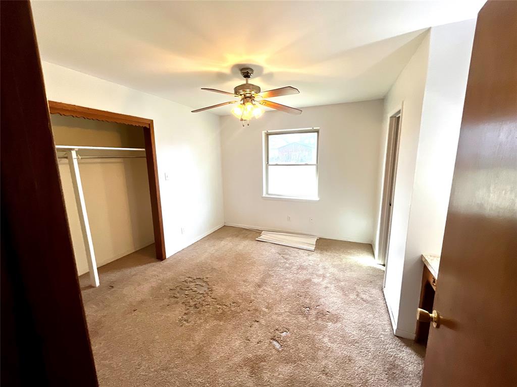 915 North Spring Street Grand Saline, TX 75140 - Photo 9 of 20 en view interior of the house and window