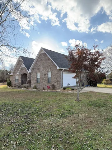$369,500 | 61 Old Mill Way, Fayetteville, TN 37334