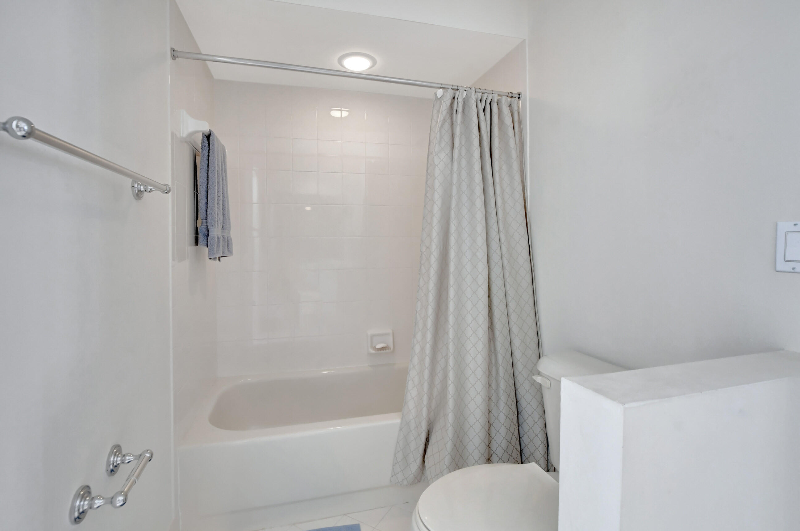 6393 Brava Way Boca Raton, FL 33433 - Photo 20 of 41 DSC_2701