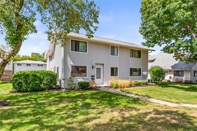 $189,900 | 567 Eastbrooke Lane, Brighton, NY 14618