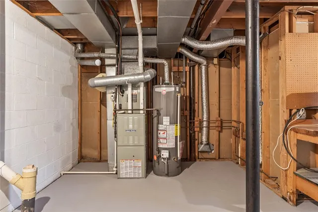 $189,900 | 567 Eastbrooke Lane, Brighton, NY 14618