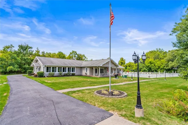 $189,900 | 567 Eastbrooke Lane, Brighton, NY 14618