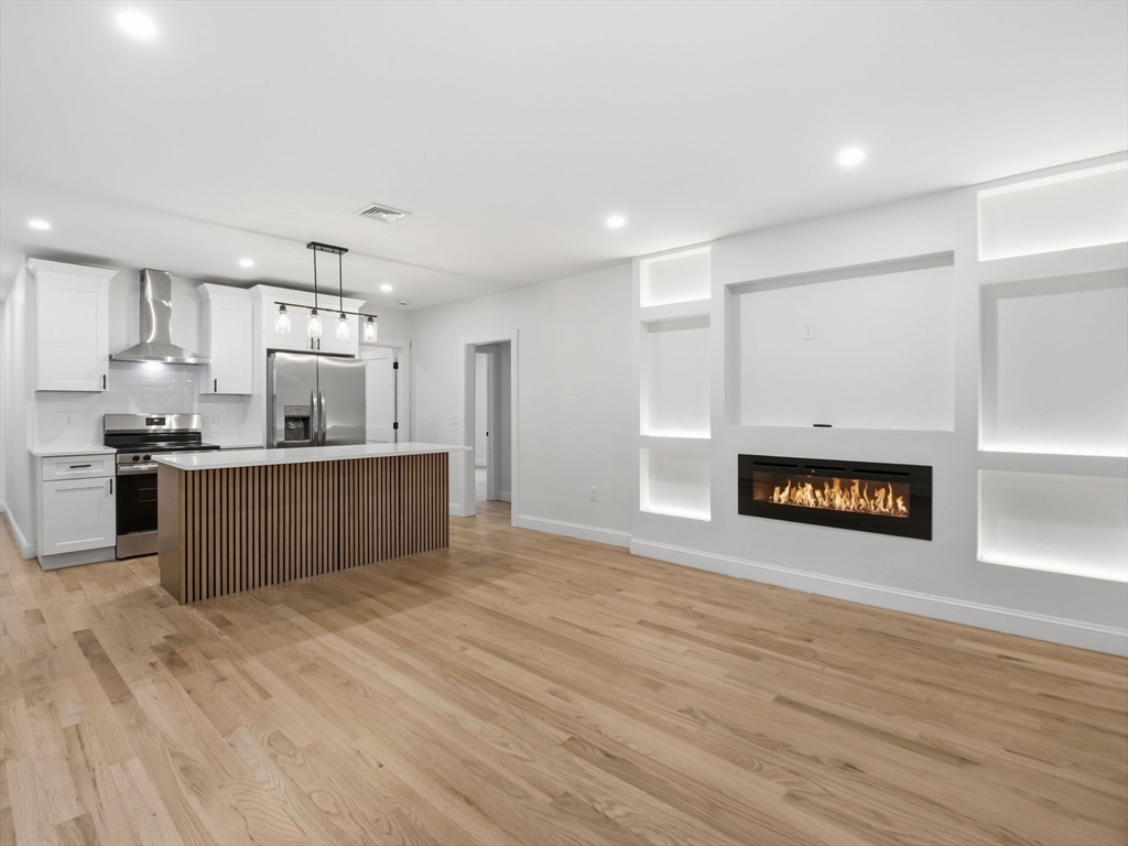 23 Murray Hill Road Medford, MA 02155 - Photo 3 of 22