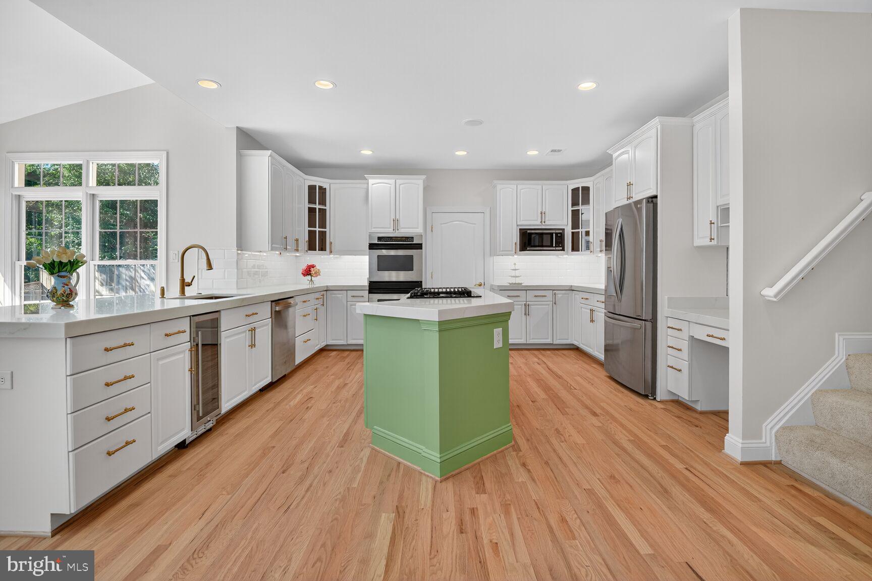 9914 Woodford Road Potomac, MD 20854 - Photo 45 of 87