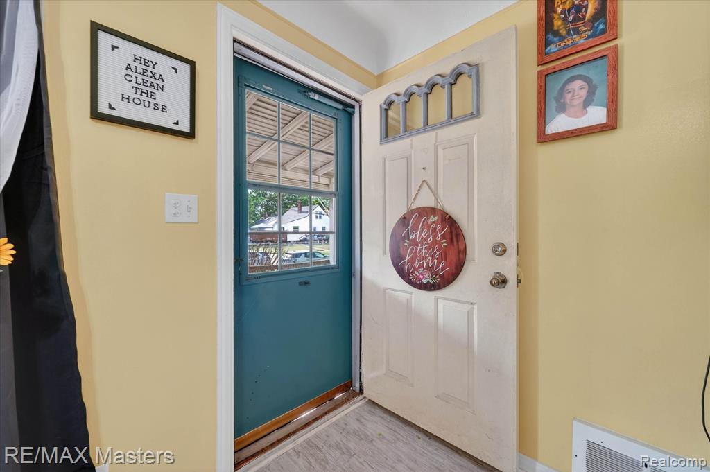 4643 Niagara Street Wayne, MI 48184 - Photo 6 of 34