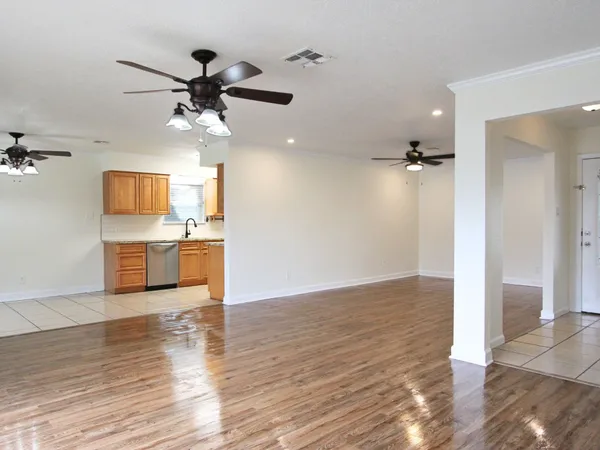 $1,950 | 3810 Bonita Lane, La Porte, TX 77571