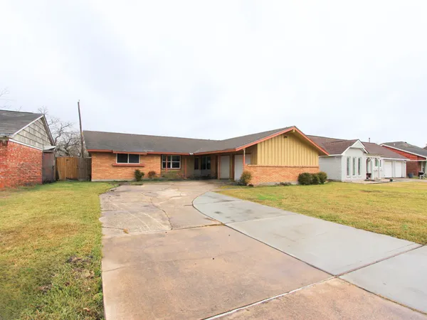 $1,950 | 3810 Bonita Lane, La Porte, TX 77571