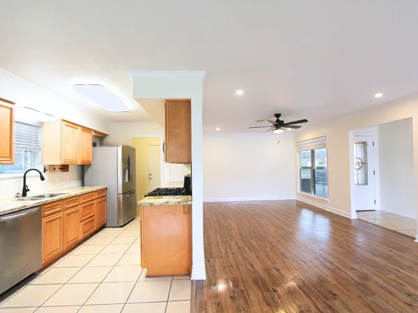 $1,950 | 3810 Bonita Lane, La Porte, TX 77571