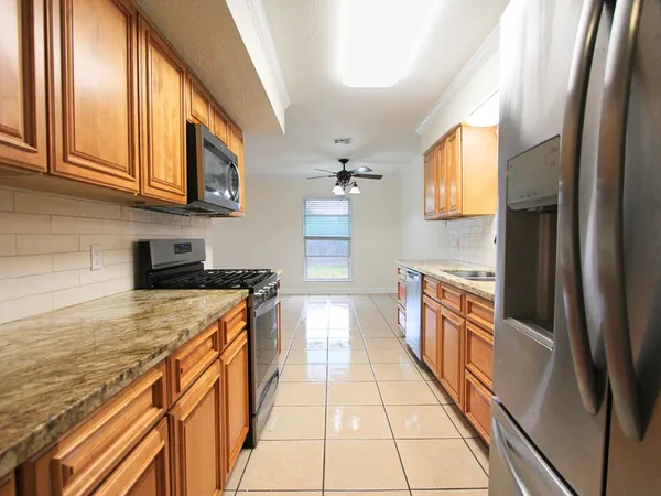 $1,950 | 3810 Bonita Lane, La Porte, TX 77571